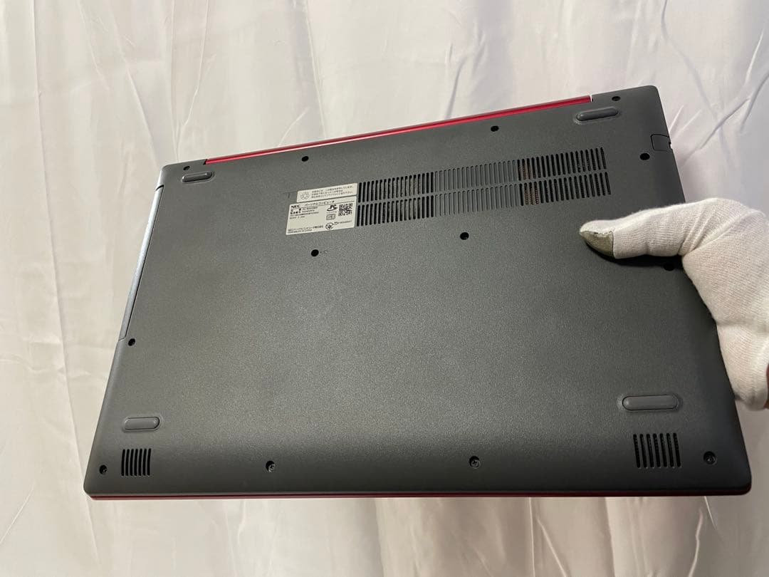 NEC 15.6インチ ノートPC レッド
