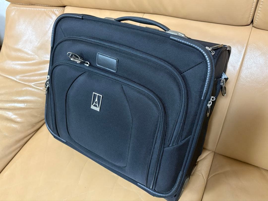 週末値下げTravelpro Crew10 Rolling Tote