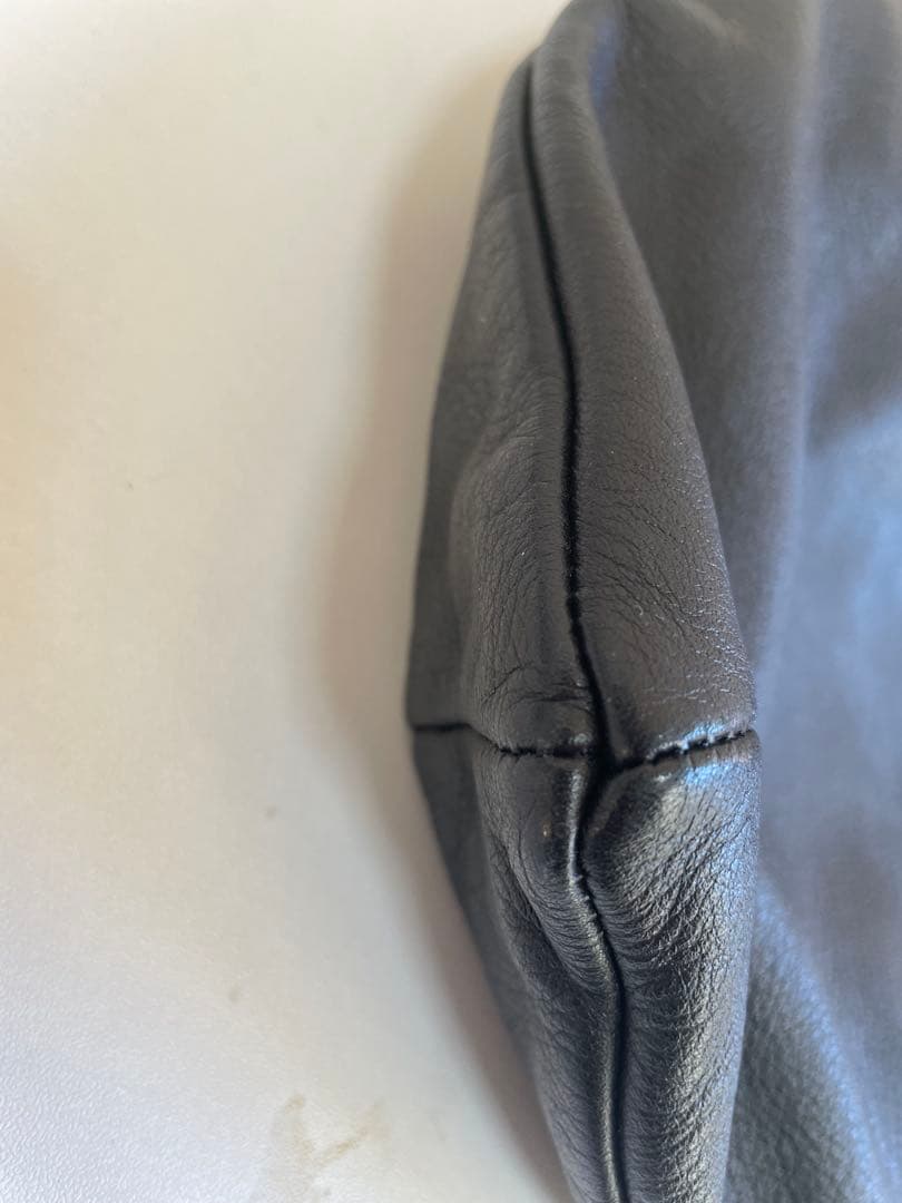 シビラ　ブラックレザーショルダーバッグ sybilla