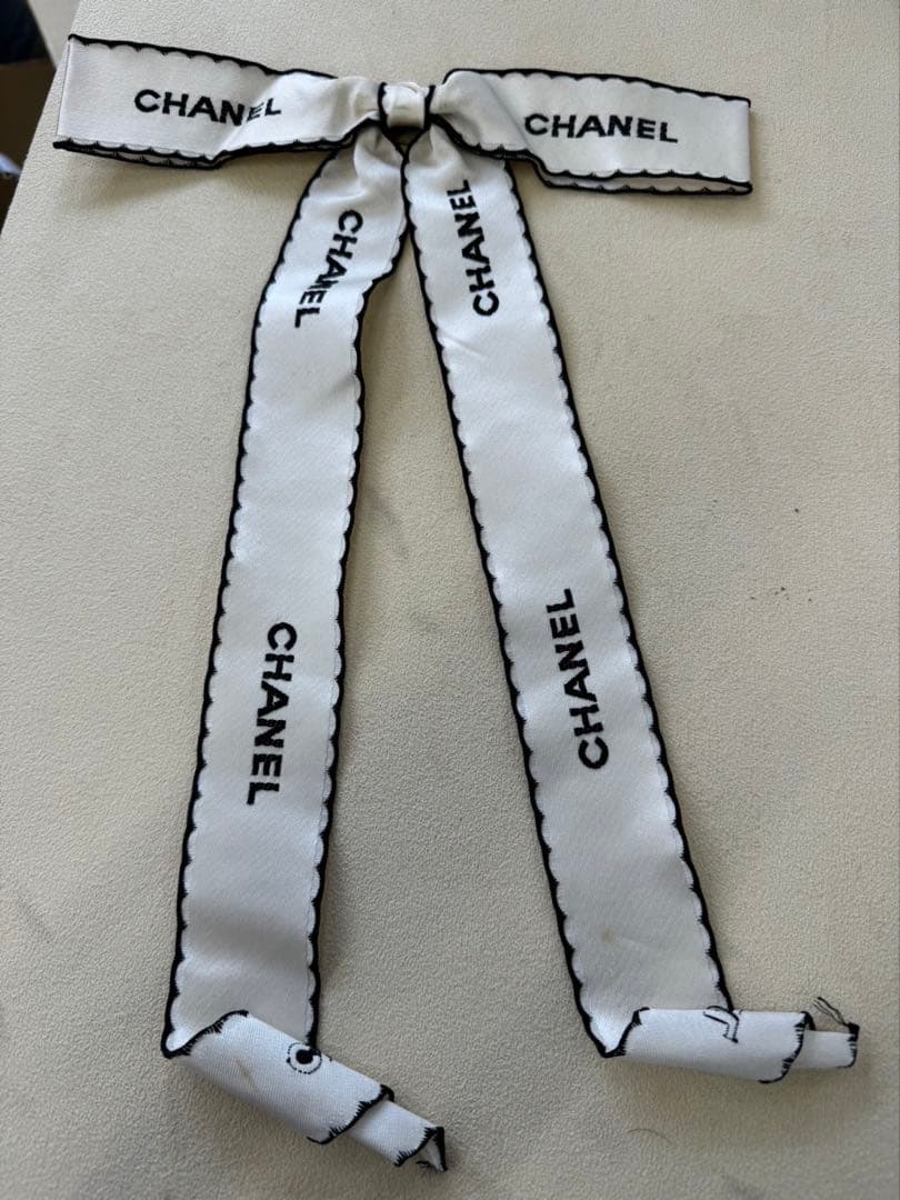 G267 シャネル ブローチ リボン ホワイト