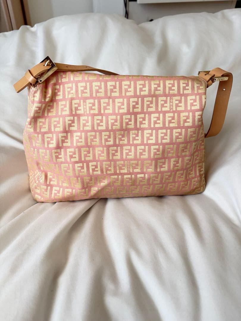 fendi ズッカ　ピンク　バッグ　ショルダー