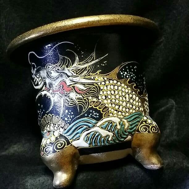 金彩龍図の蘭鉢