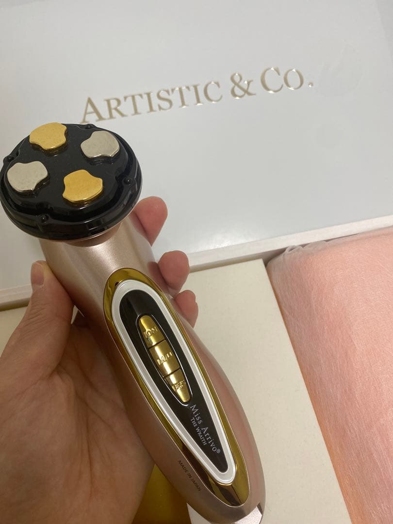 【新品半額以下】美顔器ARTISTIC & CO. Miss Arrivo