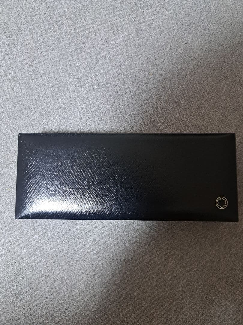 MONTBLANC ボールペン ブラック 替え芯１本付き　モンブラン