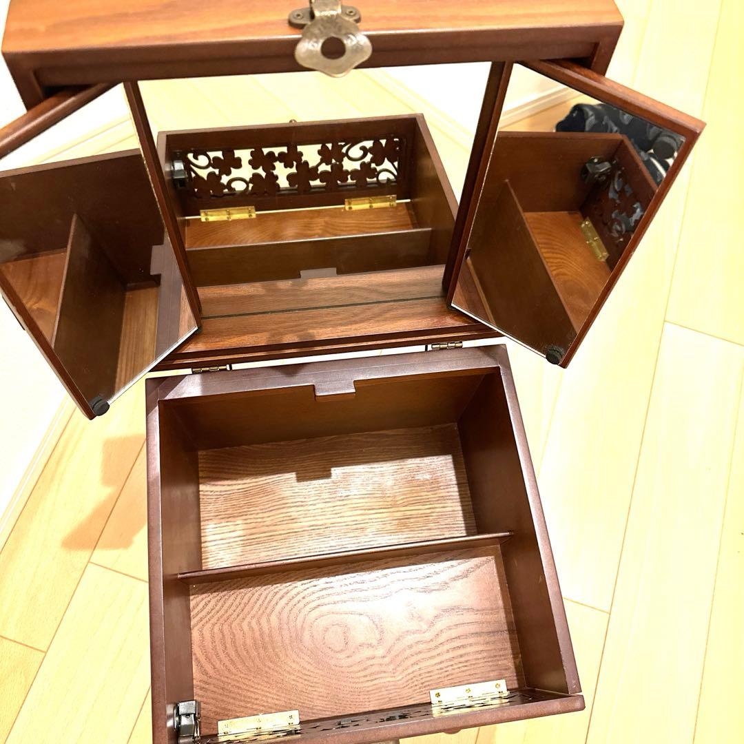 希少木彫り桜模様　ビンテージ　化粧メイクボックス