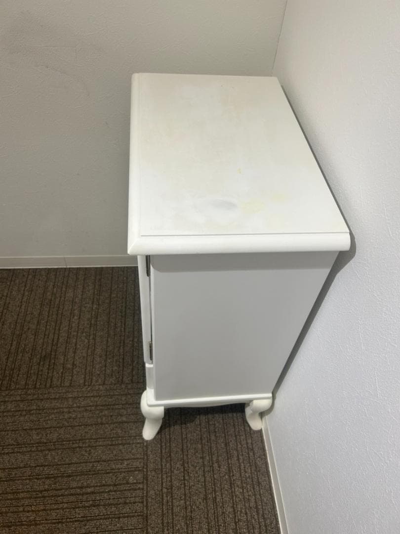 猫脚カントリー調フレンチ　ホワイト木製キャビネット ガラス扉付き