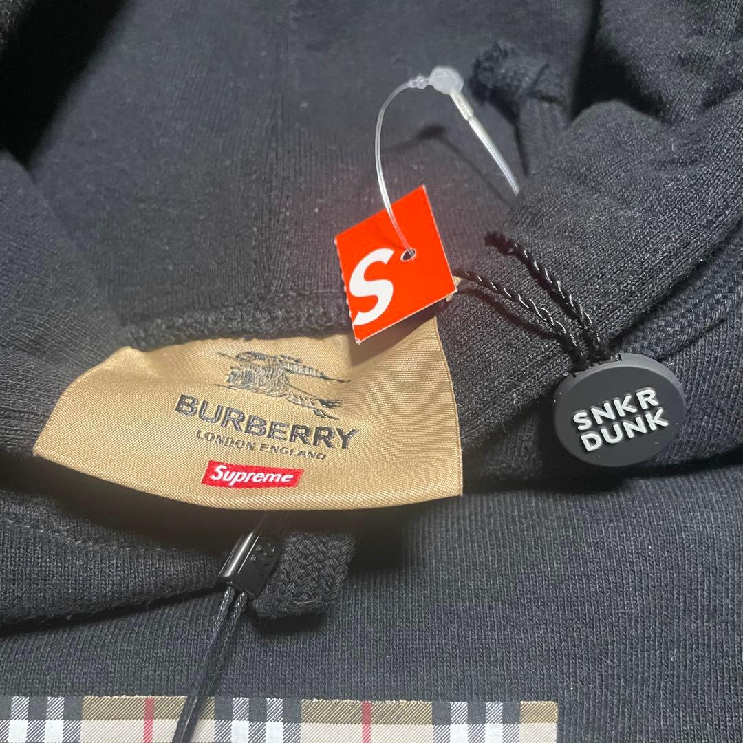 supreme burberry パーカー