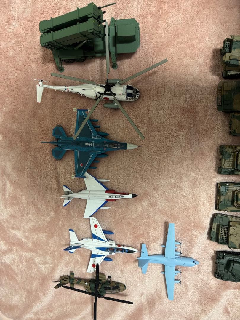 軍用車両と航空機のモデルセット 値下げ交渉あり