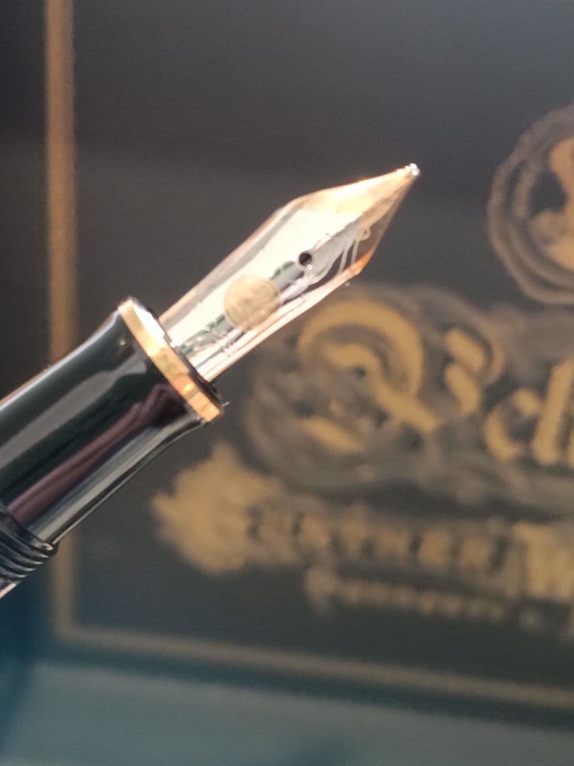 ペリカン　M400スーベレーン　ボルドー　箱インクつき　金ペン