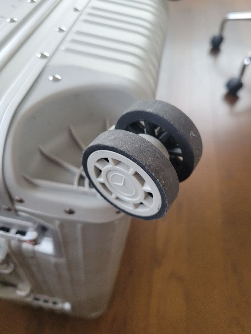 メルセデス・ベンツ シルバー キャリーケース 中古 値引き可 説明必読