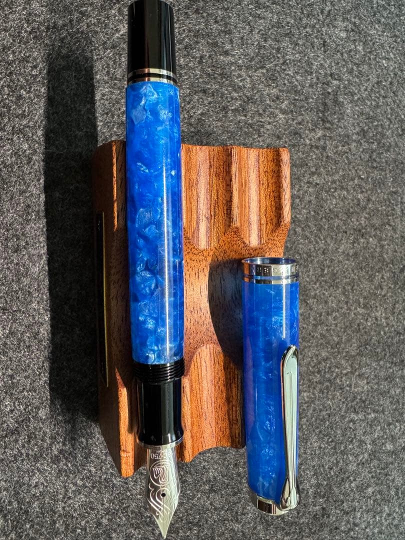 ペリカン 万年筆 スーべレーン M805 ヴァイブラントブルー EF