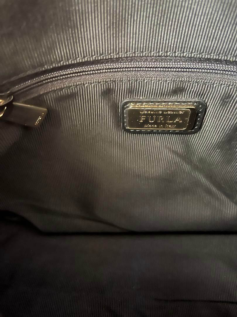 美品　FURLA フルラ パイパー/M/黒/ブラック/ショルダー付