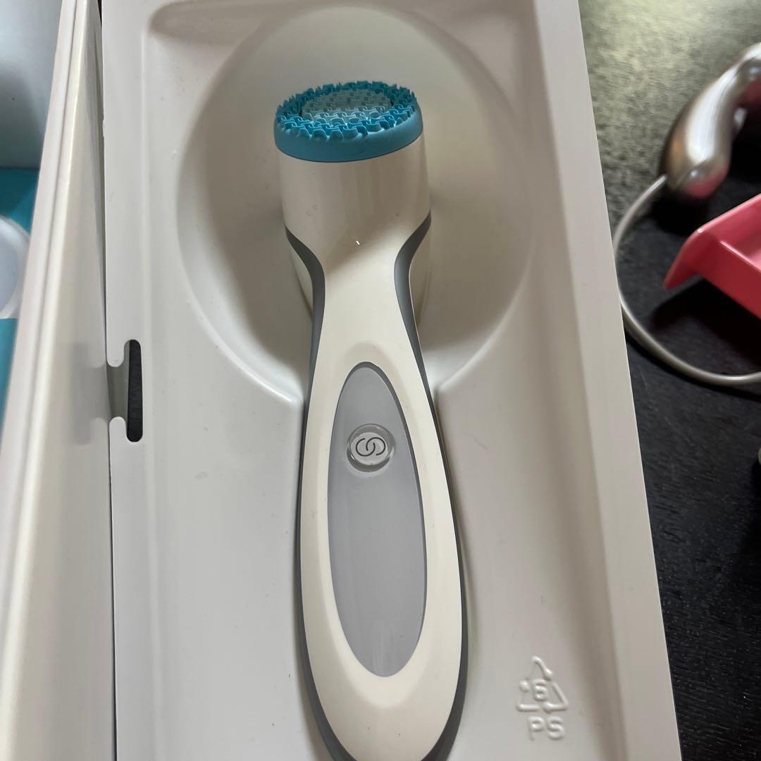 防水洗顔ブラシ ホワイト/ブルー 充電器付き