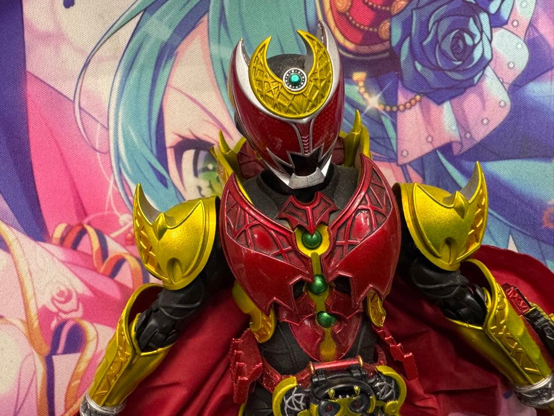 (中古品)真骨彫製法S.H.Figuarts仮面ライダーキバエンペラーフォーム