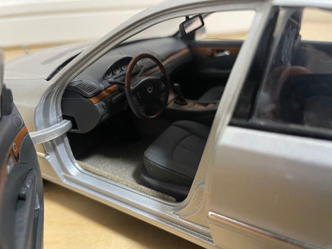 1/18 E-Class 京商 メルセデスベンツ Eクラス ミニカー
