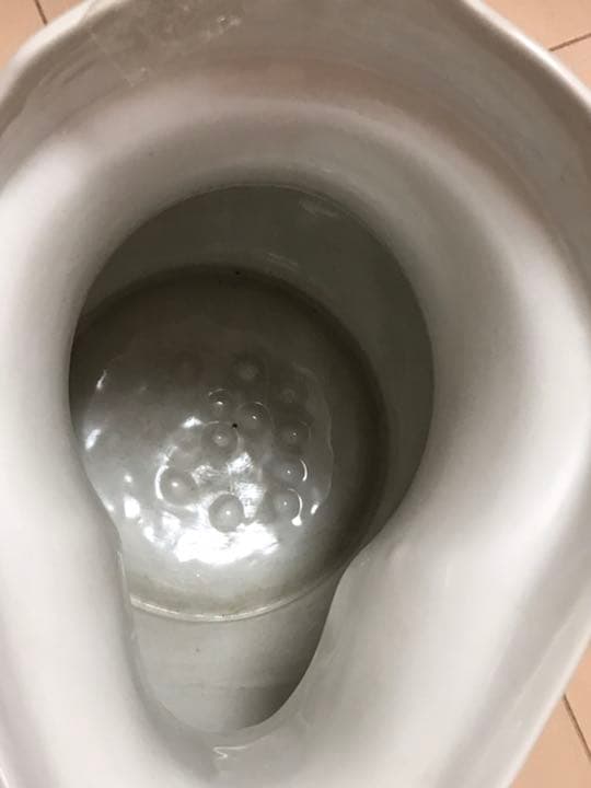 中国明時代　永楽年製　青花(染付)の花柄モンク壺