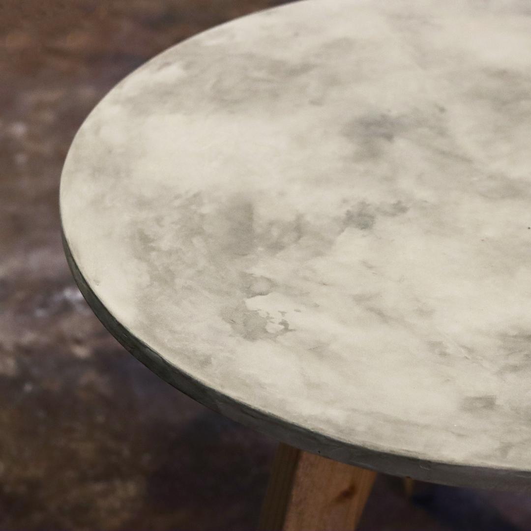 オーダー専用｜円形｜ラウンドテーブル｜ライトグレー｜薄塗りモルタル