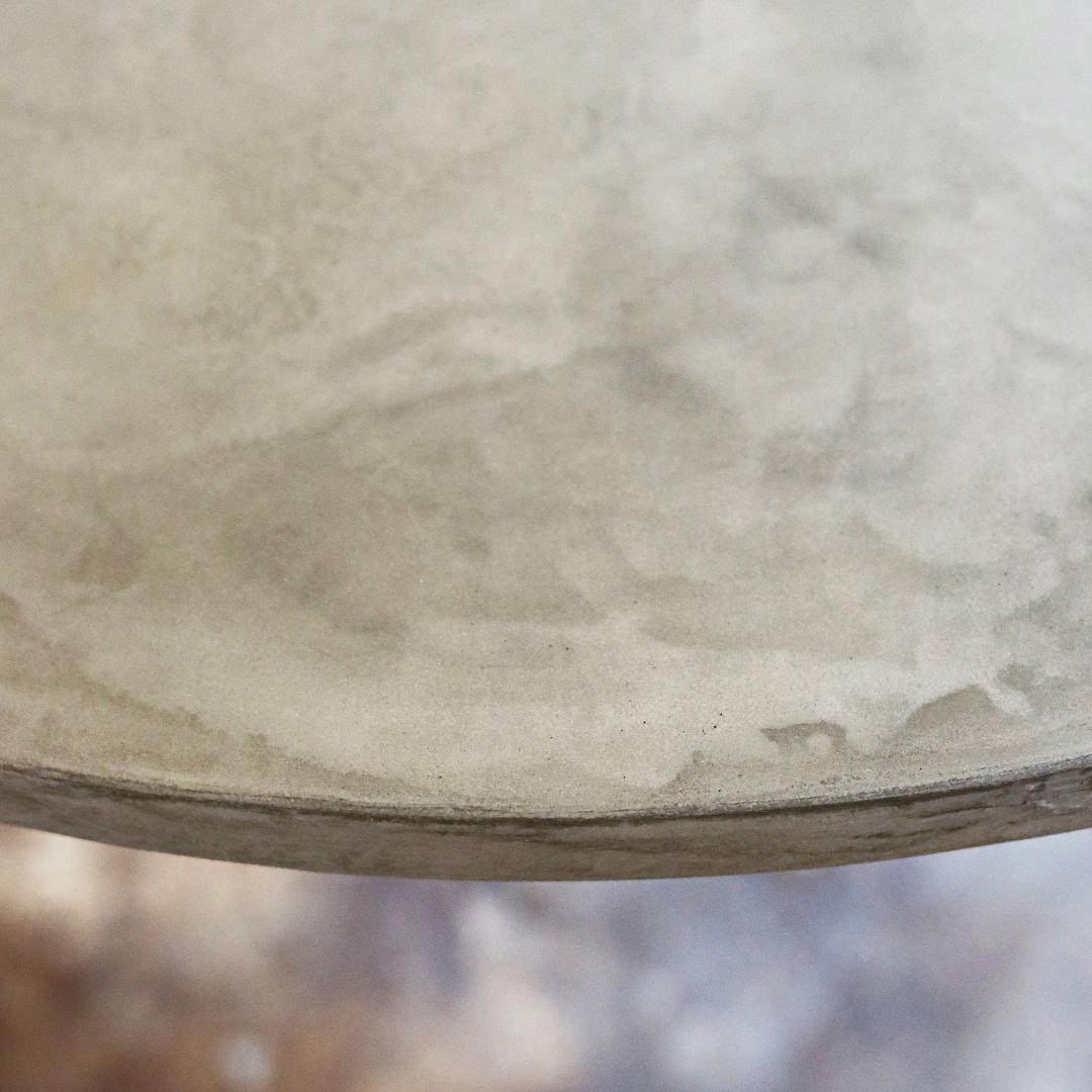 オーダー専用｜円形｜ラウンドテーブル｜ライトグレー｜薄塗りモルタル