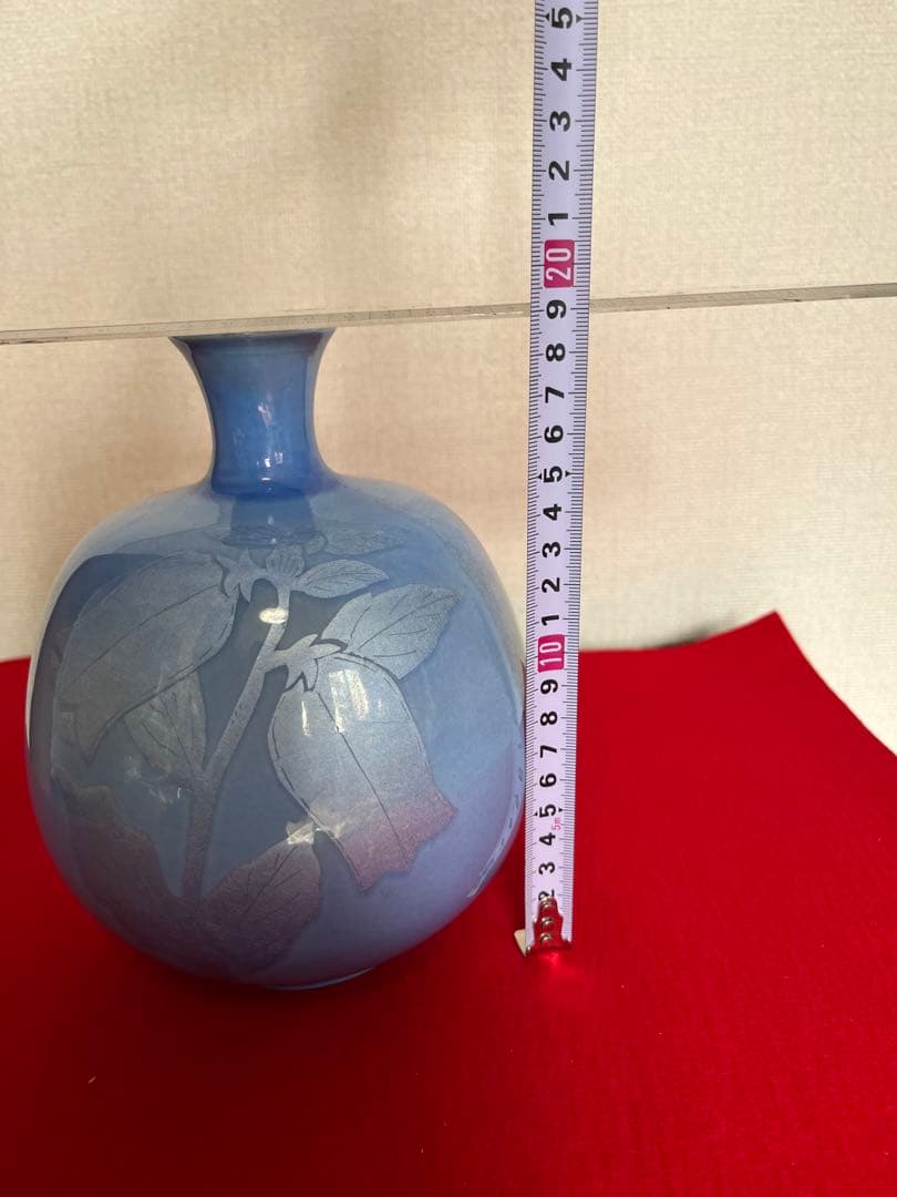 日本工芸会正会員 中田一於 淡青釉裏銀彩 草花文 壺 管理N39