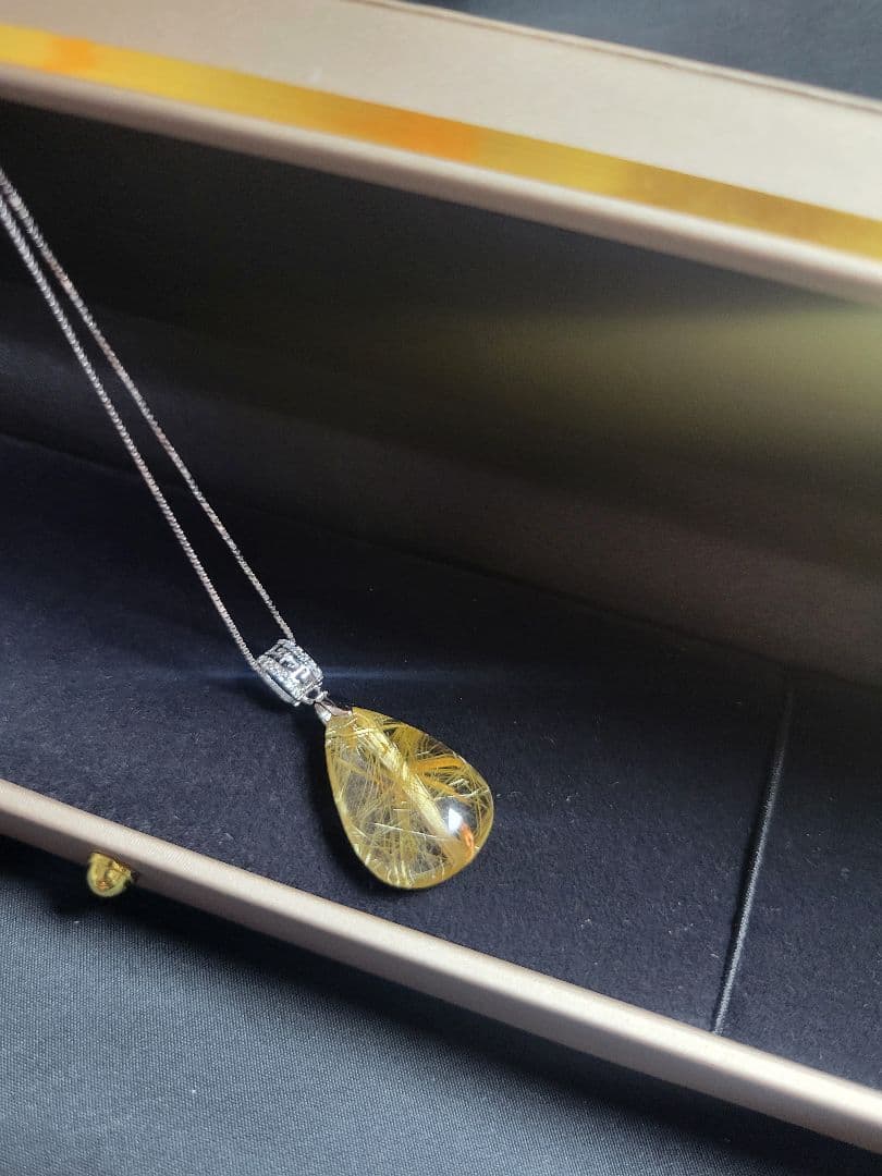 天と地を結ぶ、黄金の光 ルチルクォーツ ペンダント ネックレス ケース付き