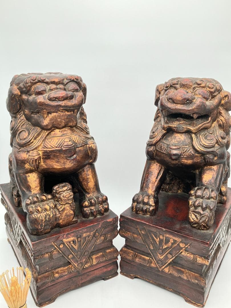 時代木製獅子　狛犬　一対　高さ：約４４ｃｍ　木彫り