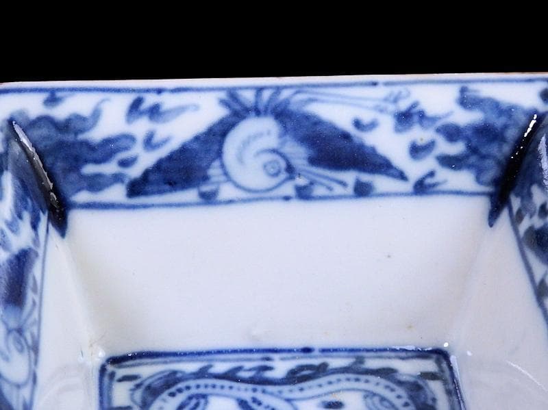 大聖寺伊万里　金唐草に獅子　石畳花枡紋の図　四方角向付　D508AS-DCm