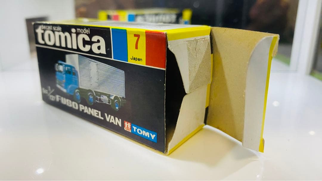 【超レア】トミカ黒箱 7-2-7 ふそうパネルバン RACING TEAM