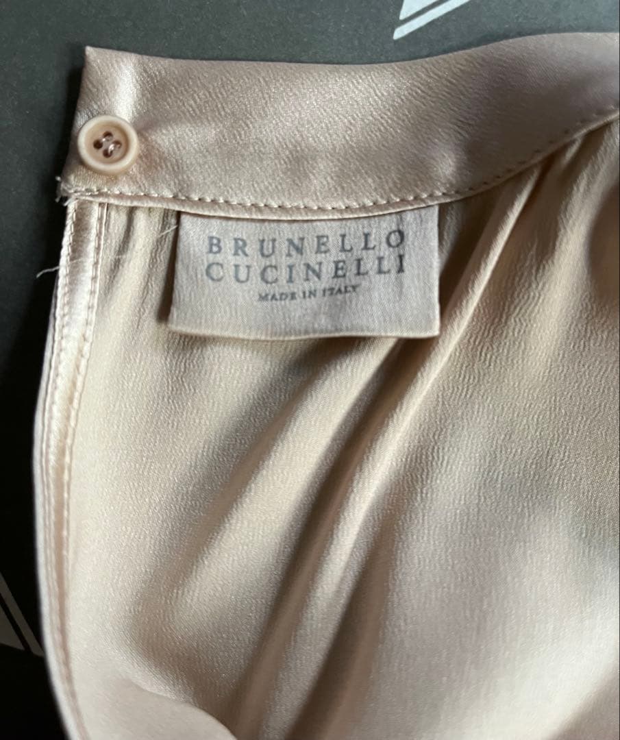 未使用品★ブルネロクチネリ サテントップス