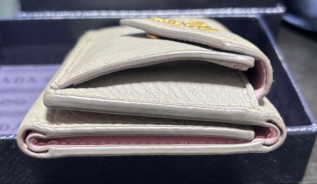 込み込み価格❣️PRADA プラダ 三つ折り財布グレー＆ピンク バイカラー