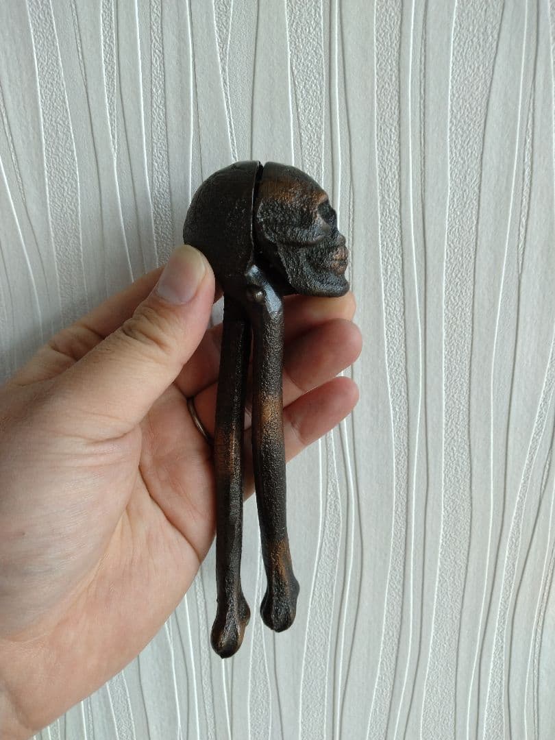 スカル 骨 デザイン　くるみ割り　 金属製