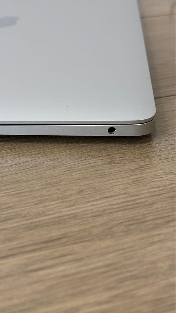 MacBook本体 MacBook AIR RAM8GB SSD256