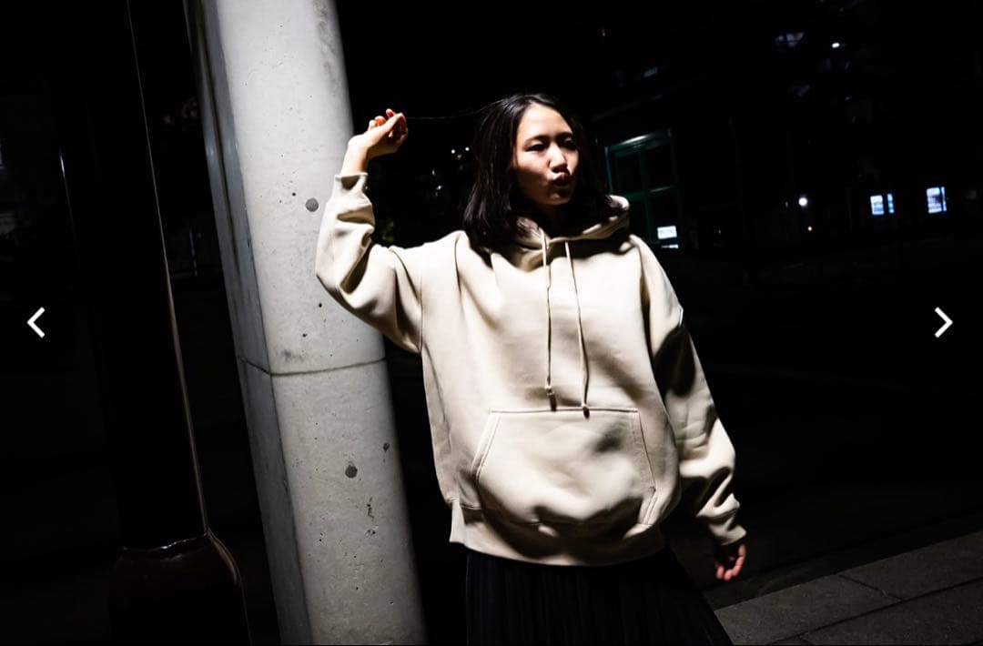 ニートと居候とたかさき NIT ベージュパーカー 白ver.