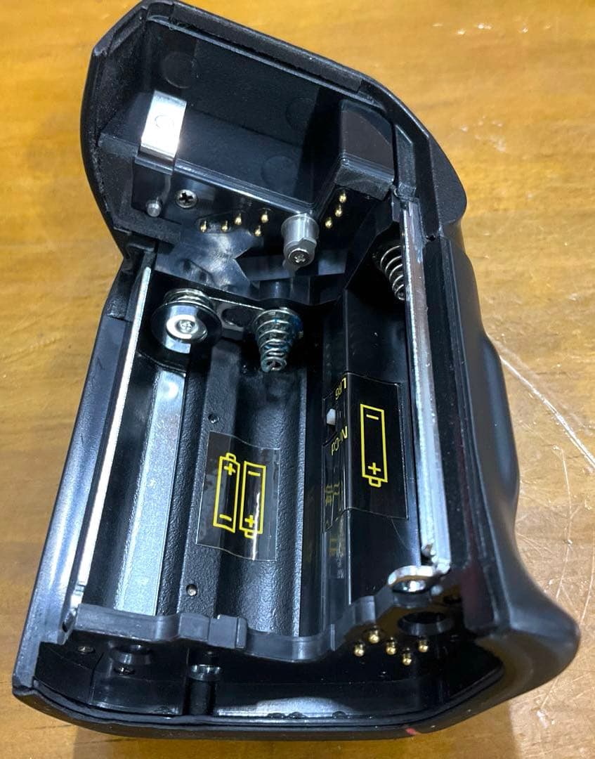 ニコン　一眼レフフィルムカメラ F4 ＆ バッテリーグリップ MB-21