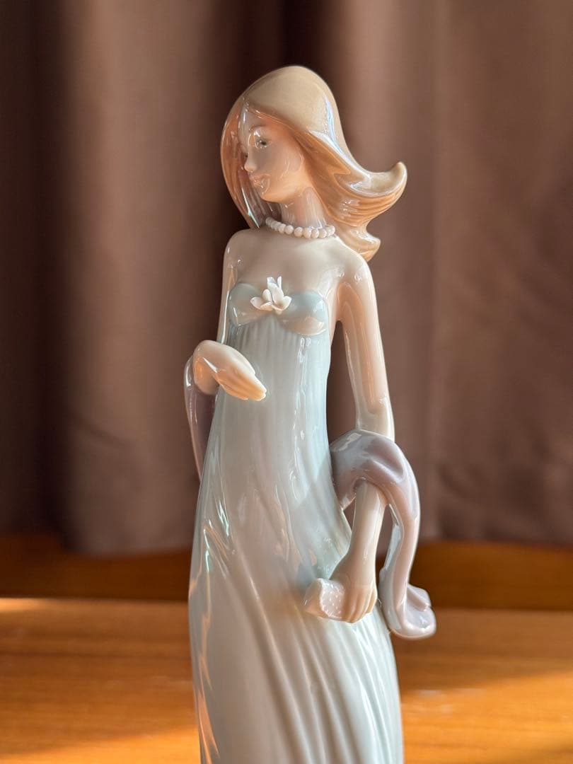 u*6様 リヤドロ　LLADRO 『少女』