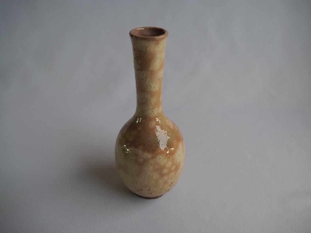 13代田原陶兵衛造『萩焼掛鶴首花入』（共箱）