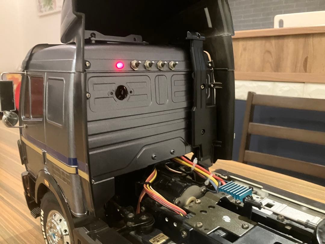 タミヤ 1/14メルセデス ベンツ トレーラーヘッド