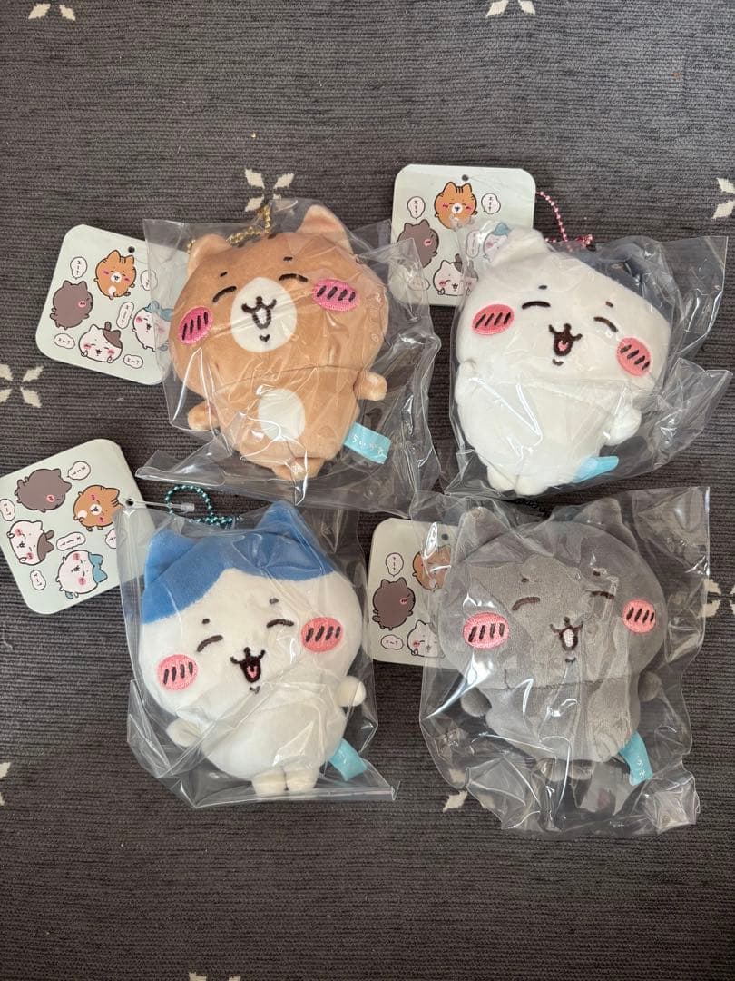 ちいかわ ハチワレとごきげんななかまマスコット4種セット