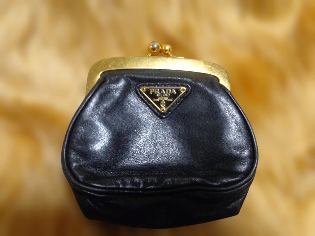 PRADA ブラックレザー がま口ケース
