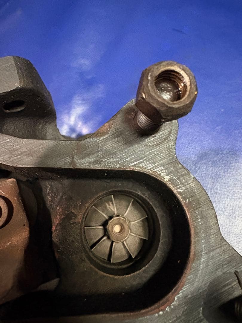 ジムニーjb23の３型純正タービン　10万キロ車体から取り外し。