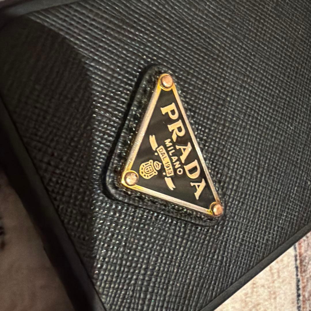 PRADA ブラック iPhone用ケース　15Pro箱あり最終値下げ