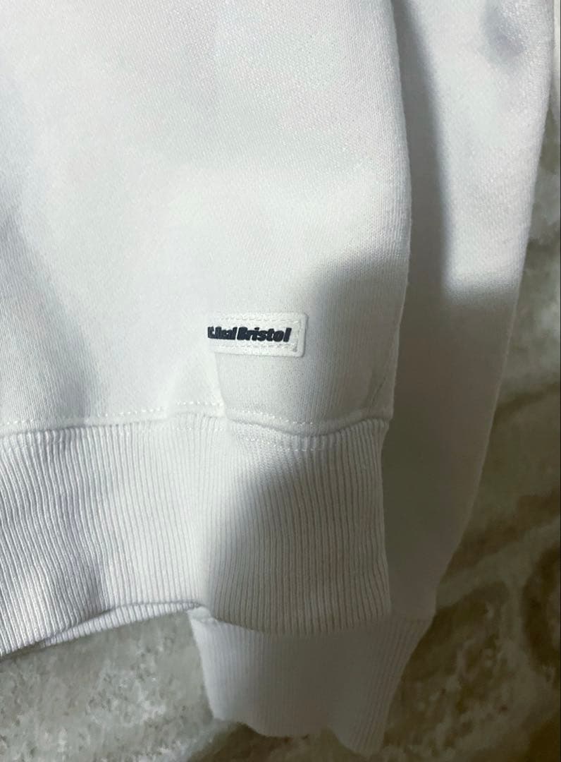 F.C.Real Bristol メンズS パーカー　ルーズフィット　刺繍ロゴ