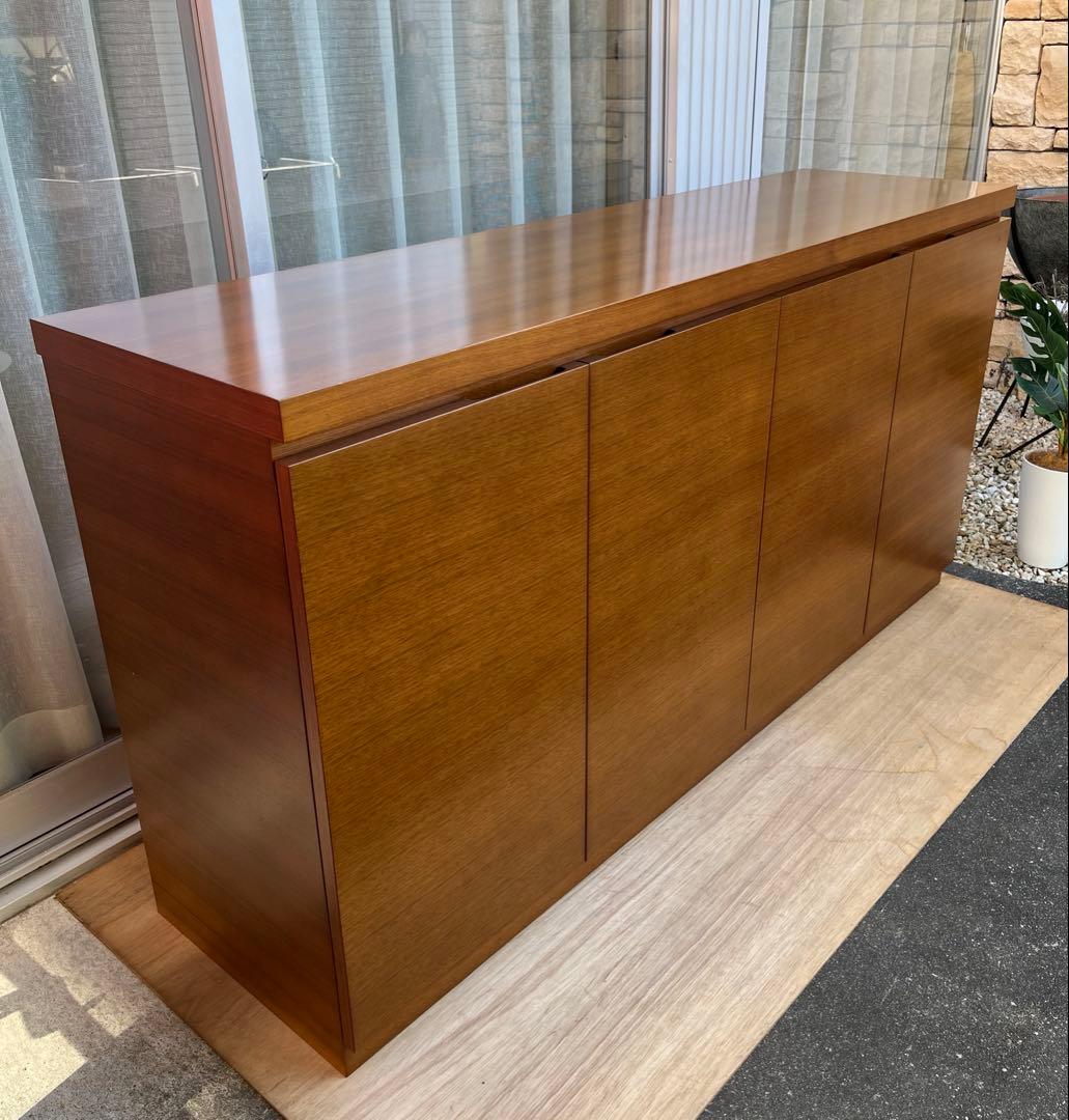 モダンスタイル　木製キャビネット　ミッドセンチュリー　サイドボード　チーク材