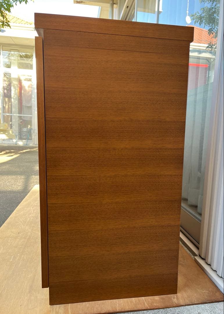 モダンスタイル　木製キャビネット　ミッドセンチュリー　サイドボード　チーク材