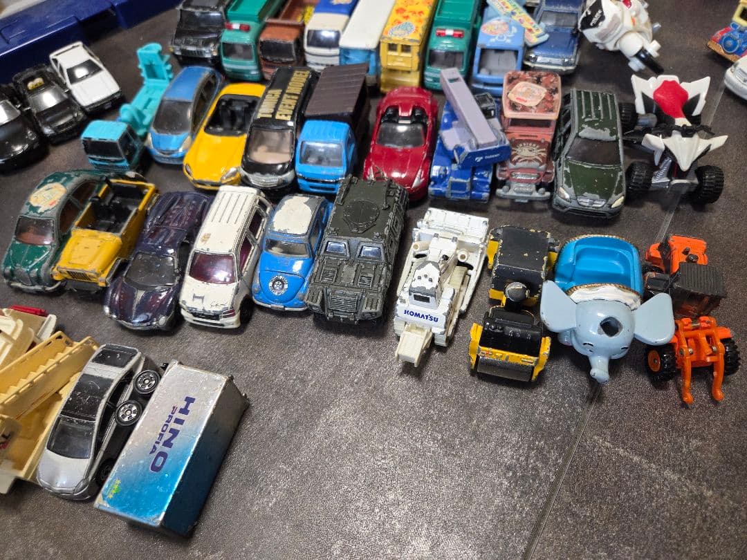 トミカ 80台以上　レトロ　ロングトミカ ENEOSガソリンスタンド付き