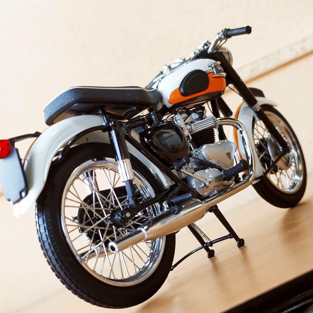 オートバイ・バイク MINICHAMPS Triumph Bonneville 650
