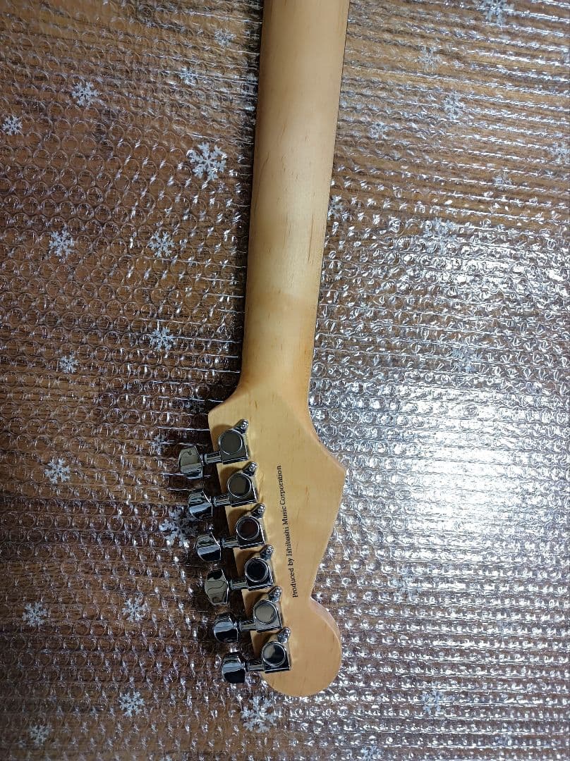 MAvis メイビス　ストラトキャスター　エレキギター 土.日発送になります。