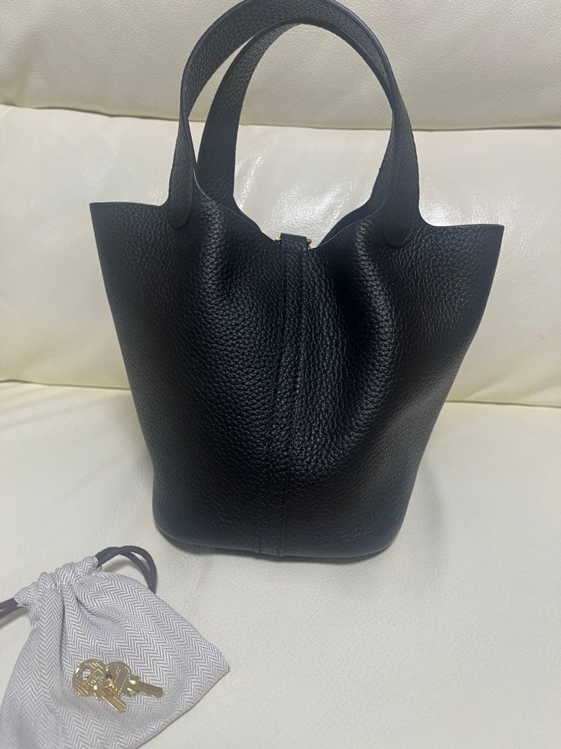 本革キューブバッグ18 大人気　ブラック×ゴールド金具　美品