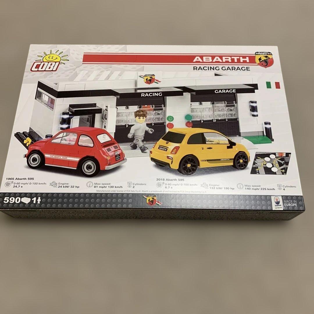 COBI製 アバルト レーシングガレージ 1/35スケール 子供用玩具 未開封