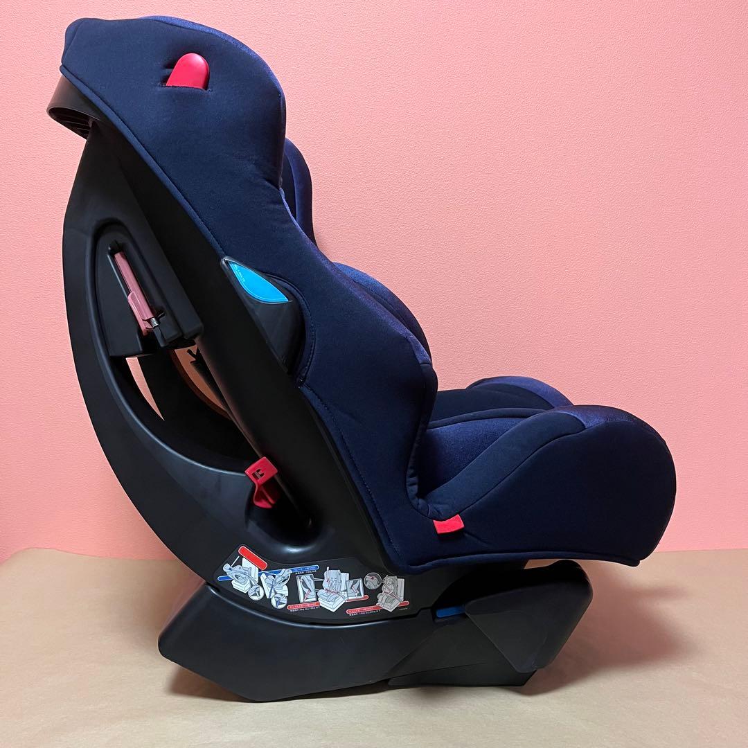 コンビ チャイルドシート　ウィゴーロング サイドプロテクション