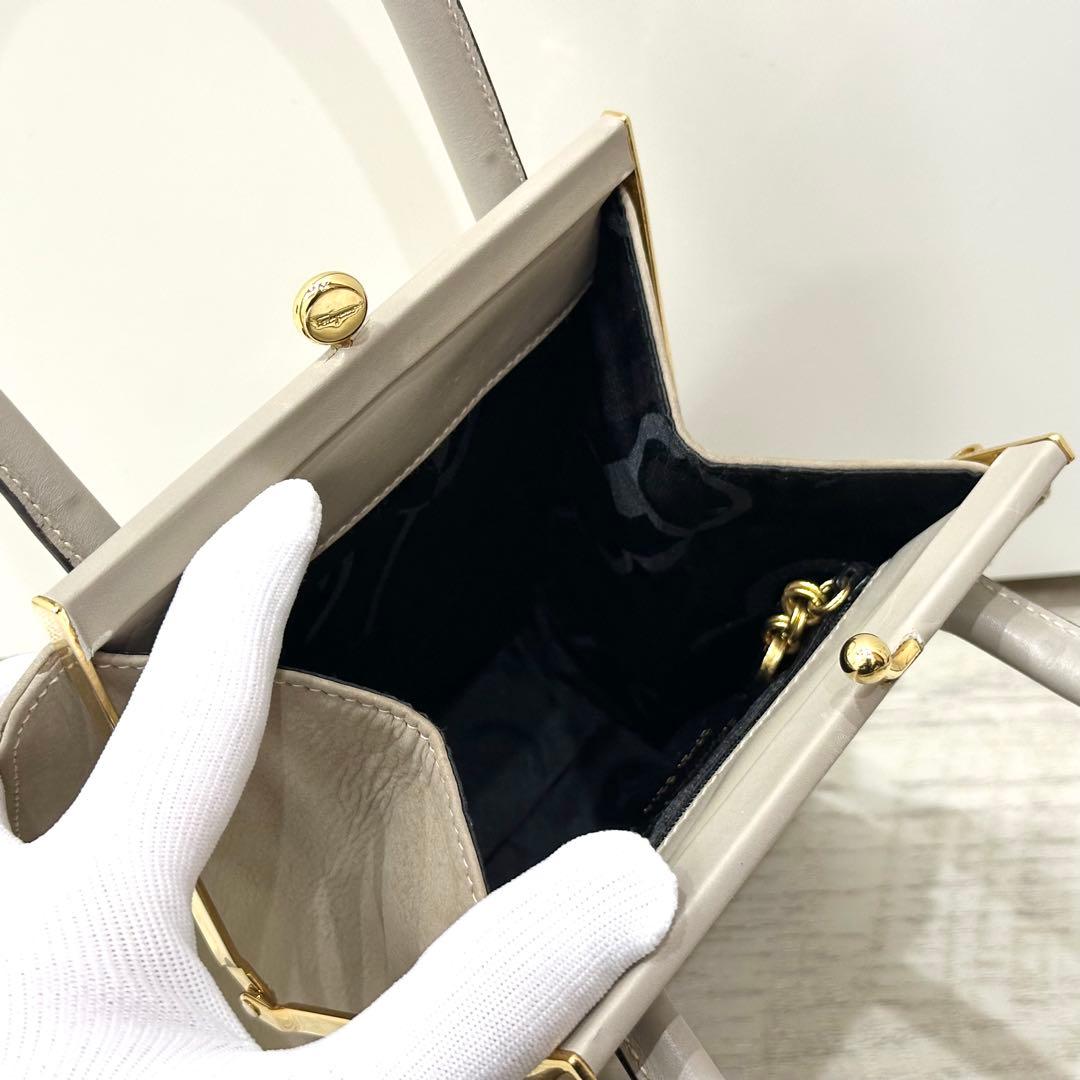 希少 フェラガモ ヴァラリボン がま口 スエード 2way ハンドバッグ